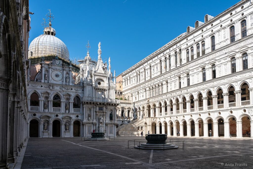 curtea palatului doges din veneția