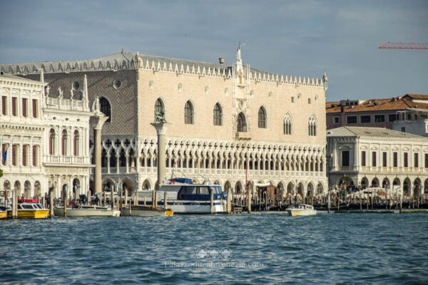 délka návštěvy dóžecího paláce v Benátkách